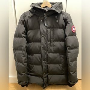 Canada Goose Winter Jacket. Black Size Large.